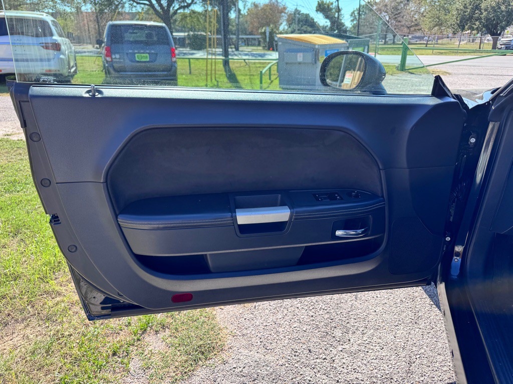 2012 Dodge Challenger Image 10