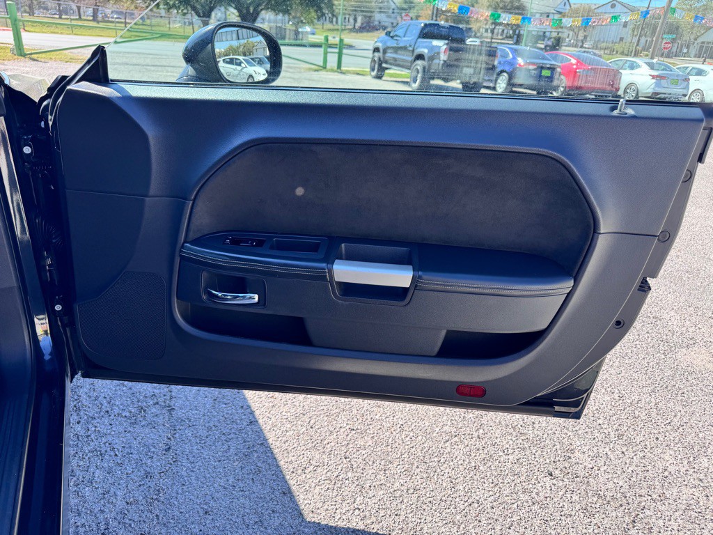 2012 Dodge Challenger Image 13