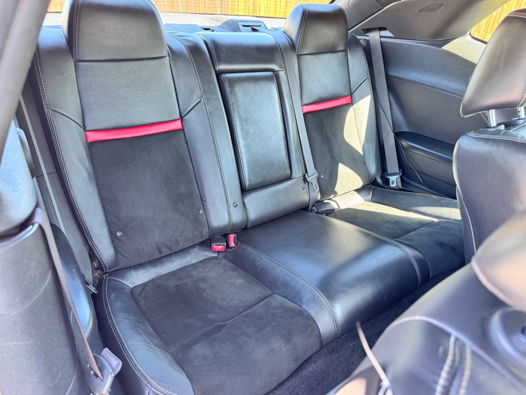 2012 Dodge Challenger Image 15