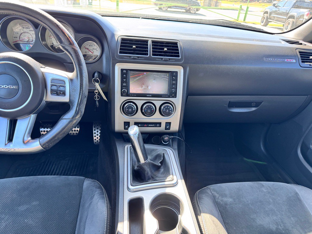 2012 Dodge Challenger Image 21