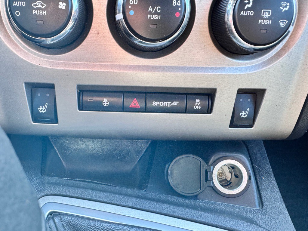 2012 Dodge Challenger Image 24