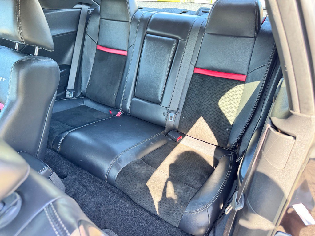 2012 Dodge Challenger Image 12