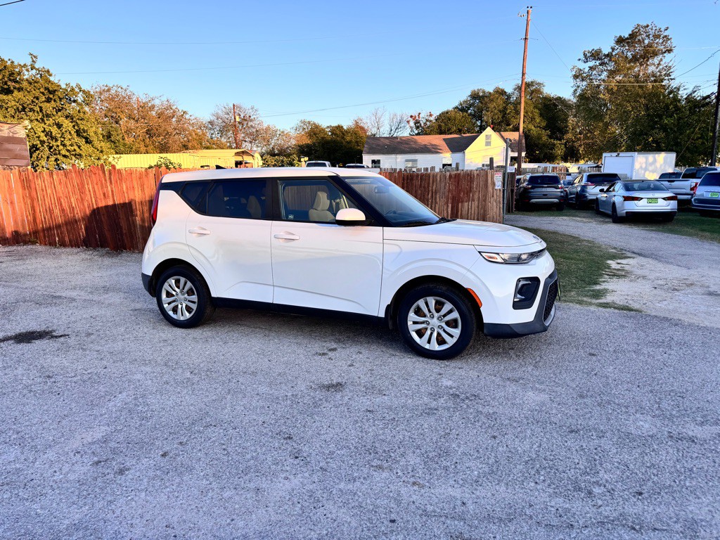 2020 Kia Soul Image 2