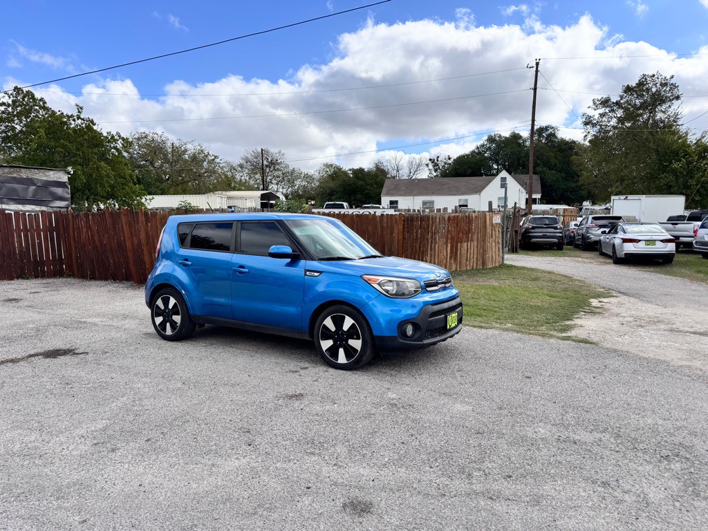 2017 Kia Soul Image 1