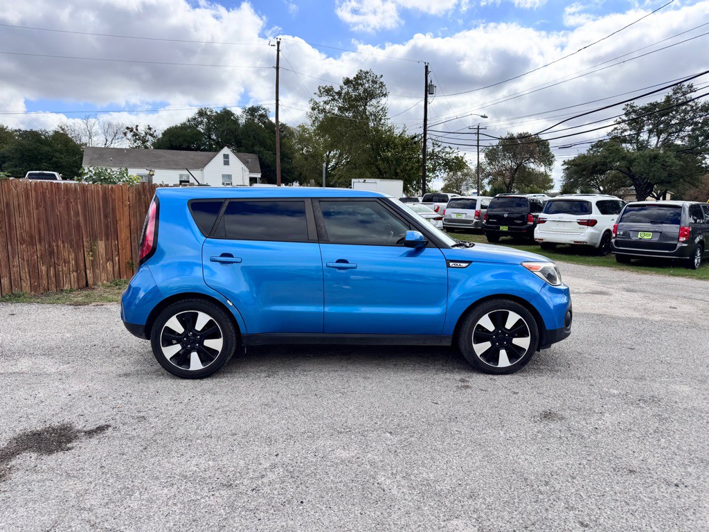 2017 Kia Soul Image 3