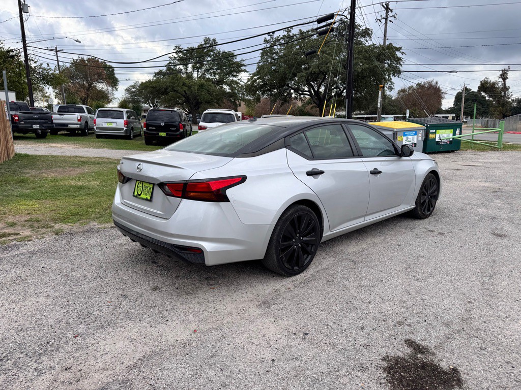 2020 Nissan Altima Image 4