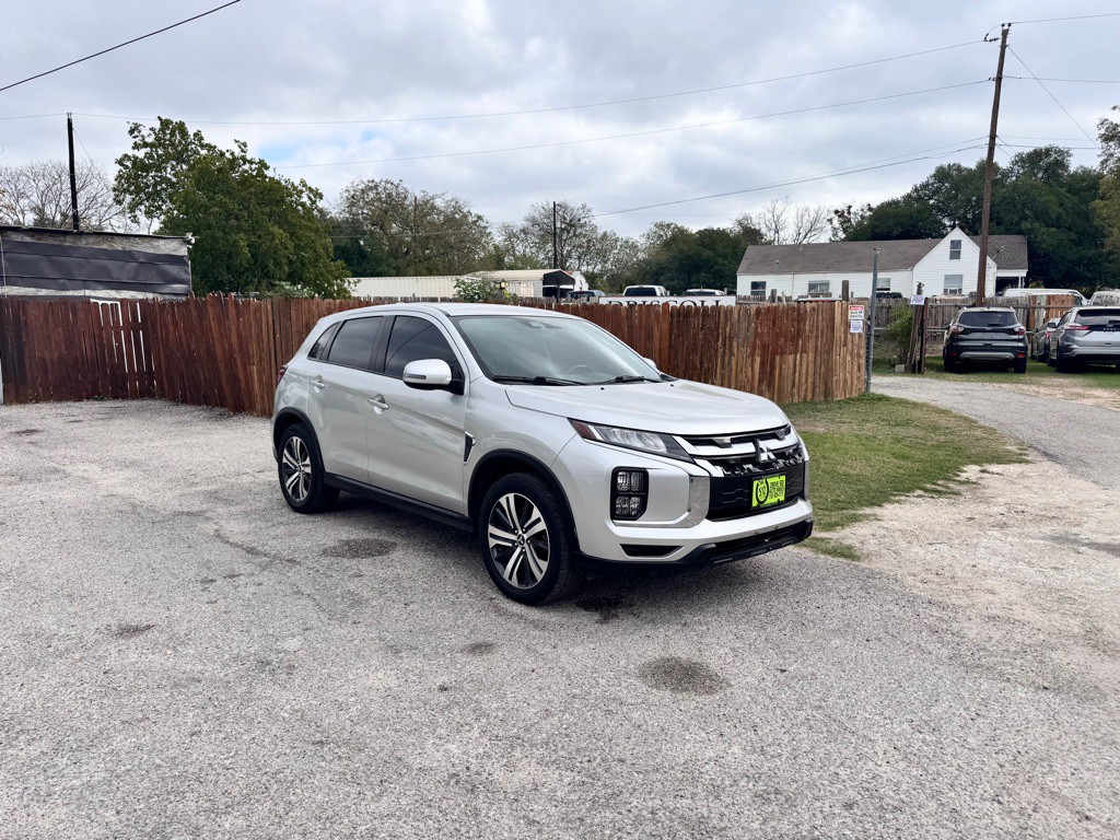 2020 Mitsubishi Outlander Image 1