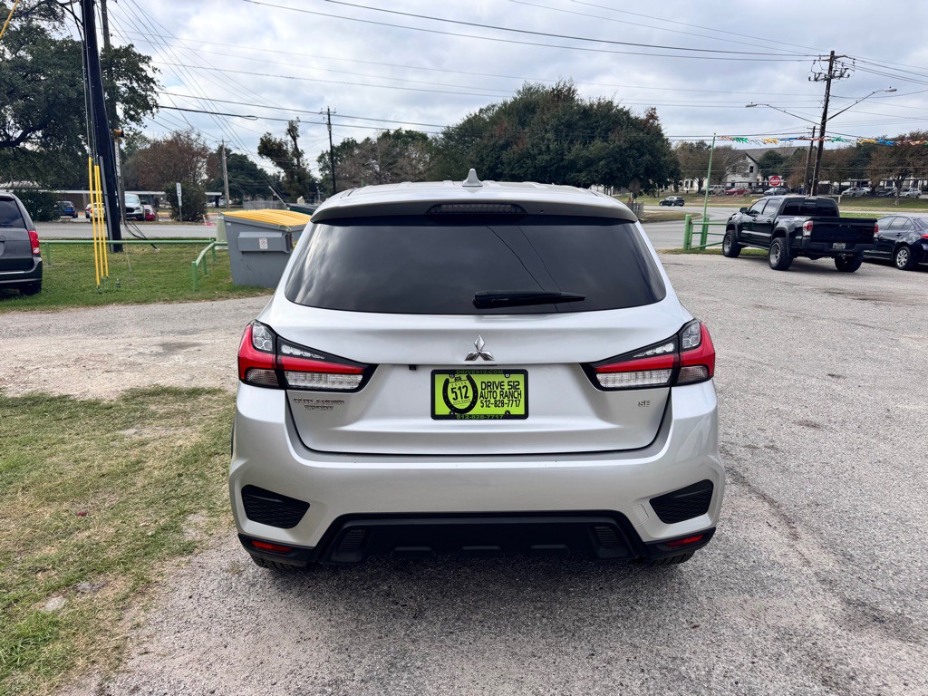 2020 Mitsubishi Outlander Image 5