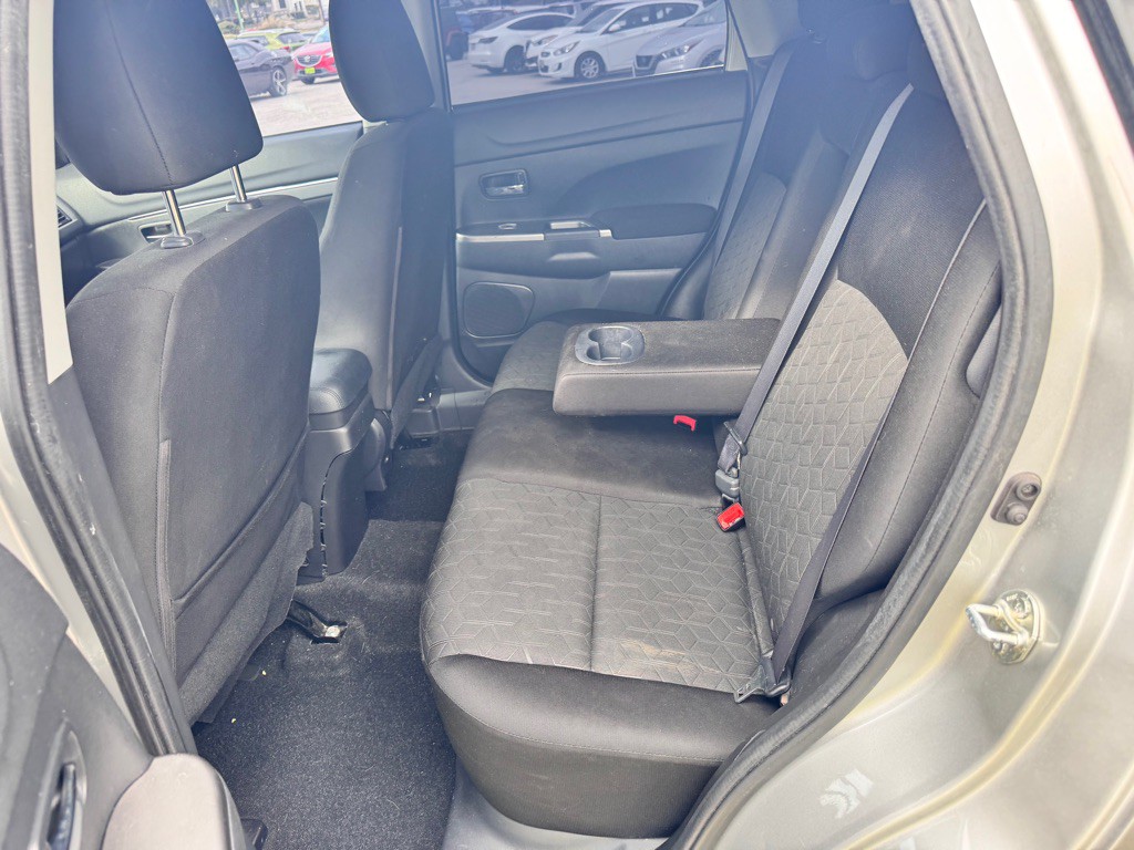 2020 Mitsubishi Outlander Image 13