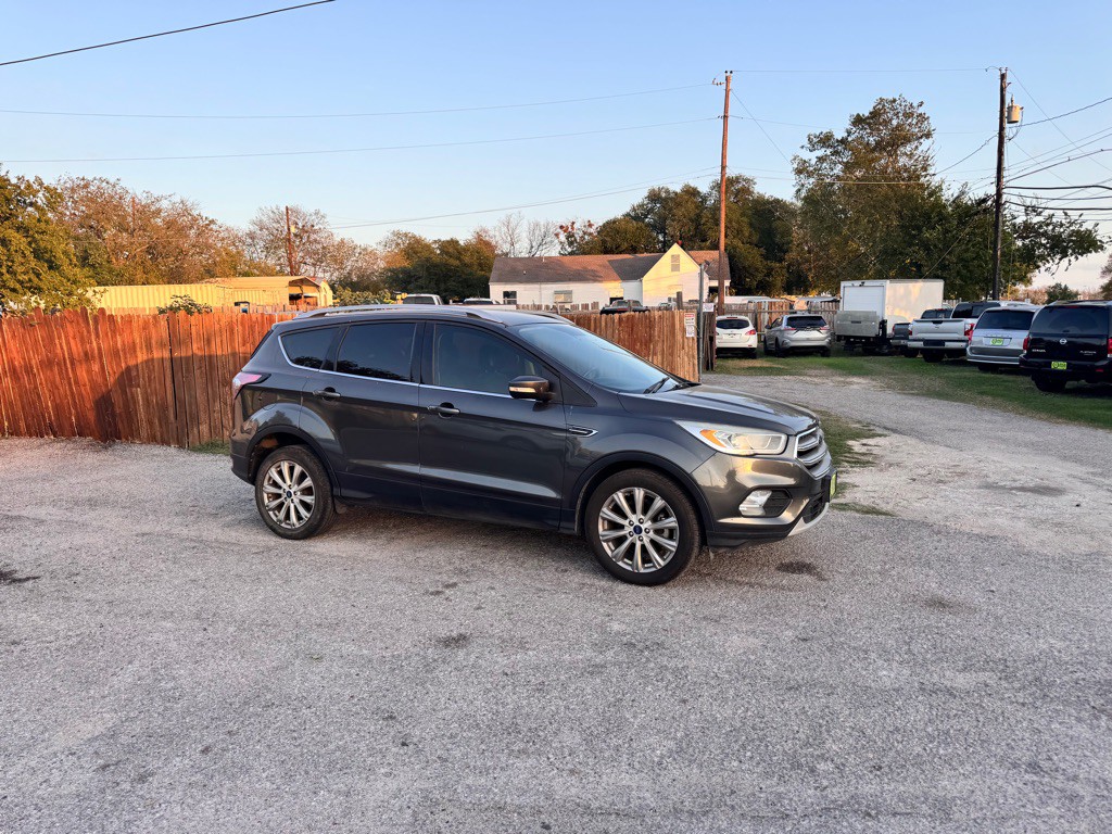 2017 Ford Escape Image 2