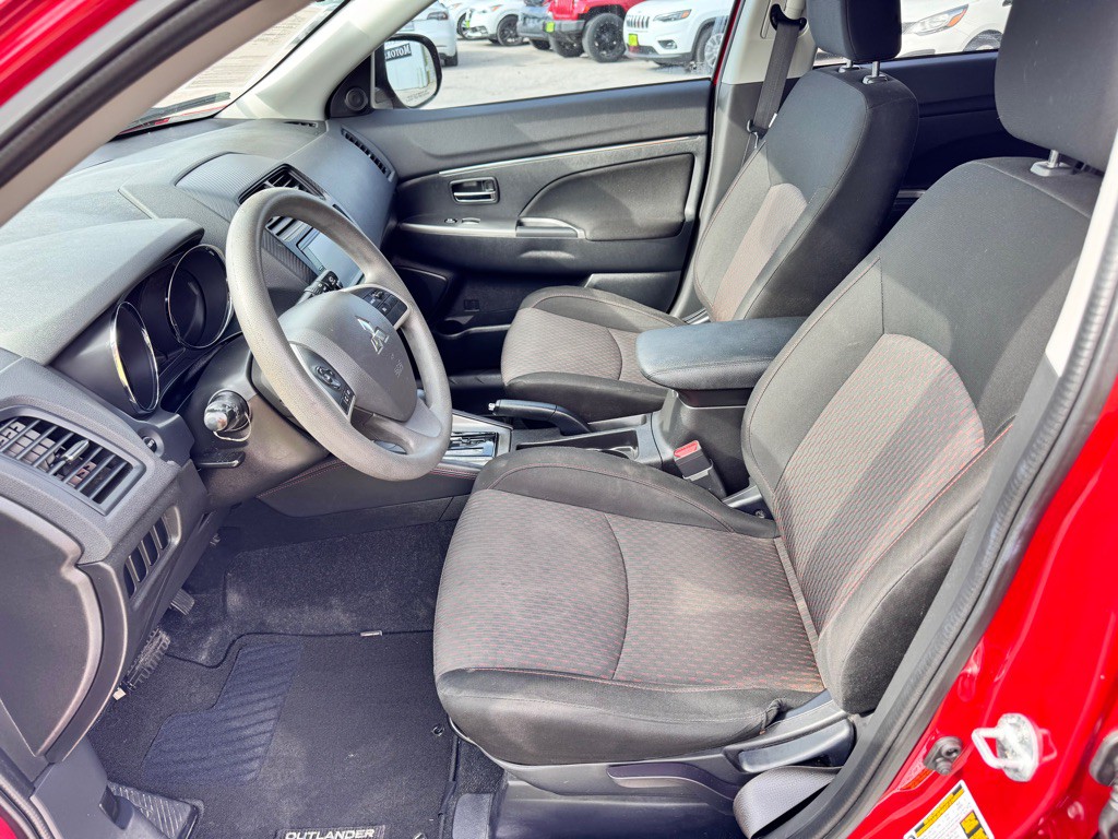 2018 Mitsubishi Outlander Image 11