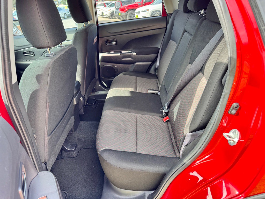 2018 Mitsubishi Outlander Image 13