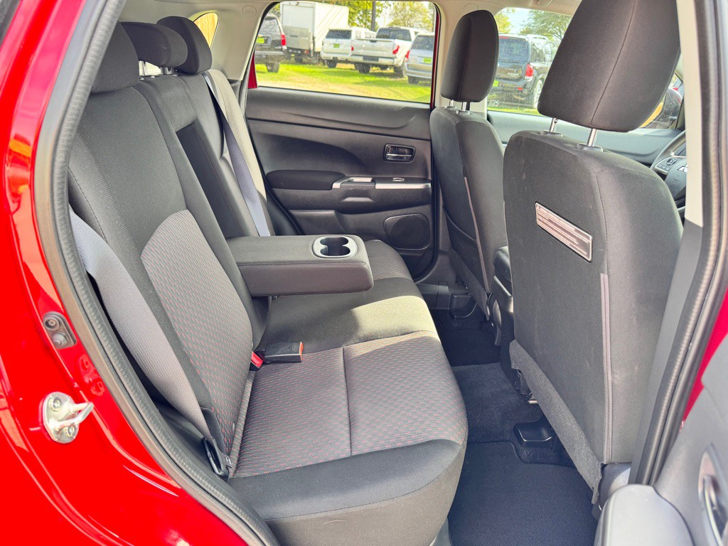 2018 Mitsubishi Outlander Image 15