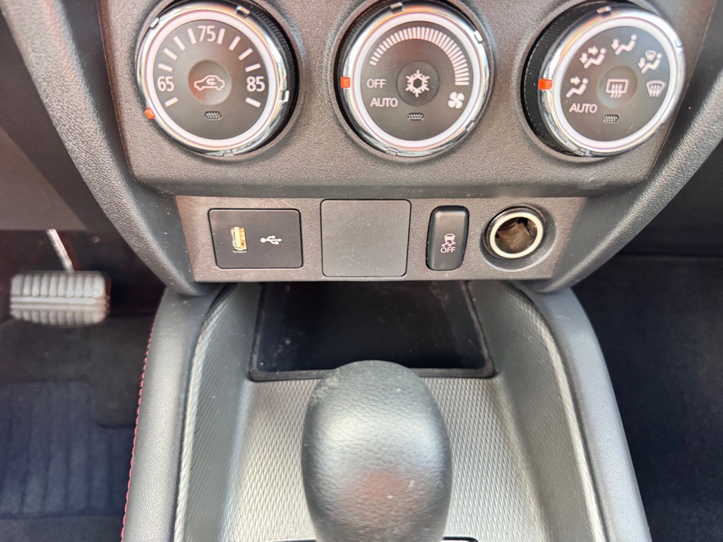 2018 Mitsubishi Outlander Image 23