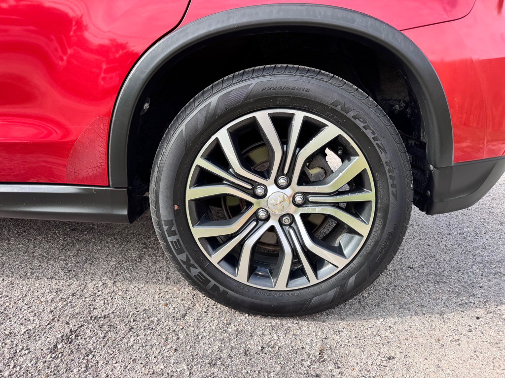 2018 Mitsubishi Outlander Image 32