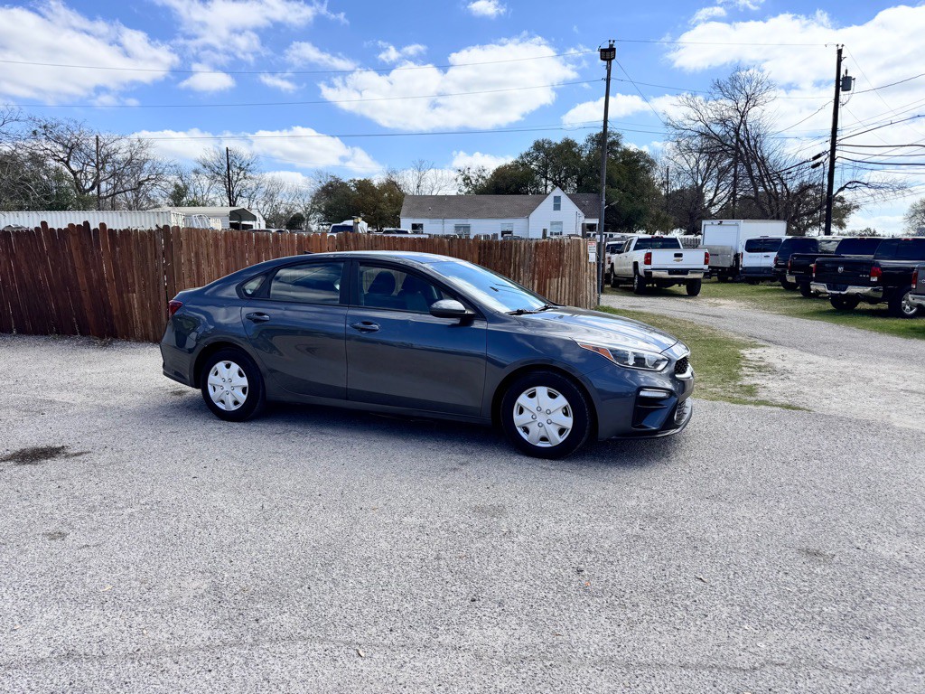 2021 Kia Forte Image 2