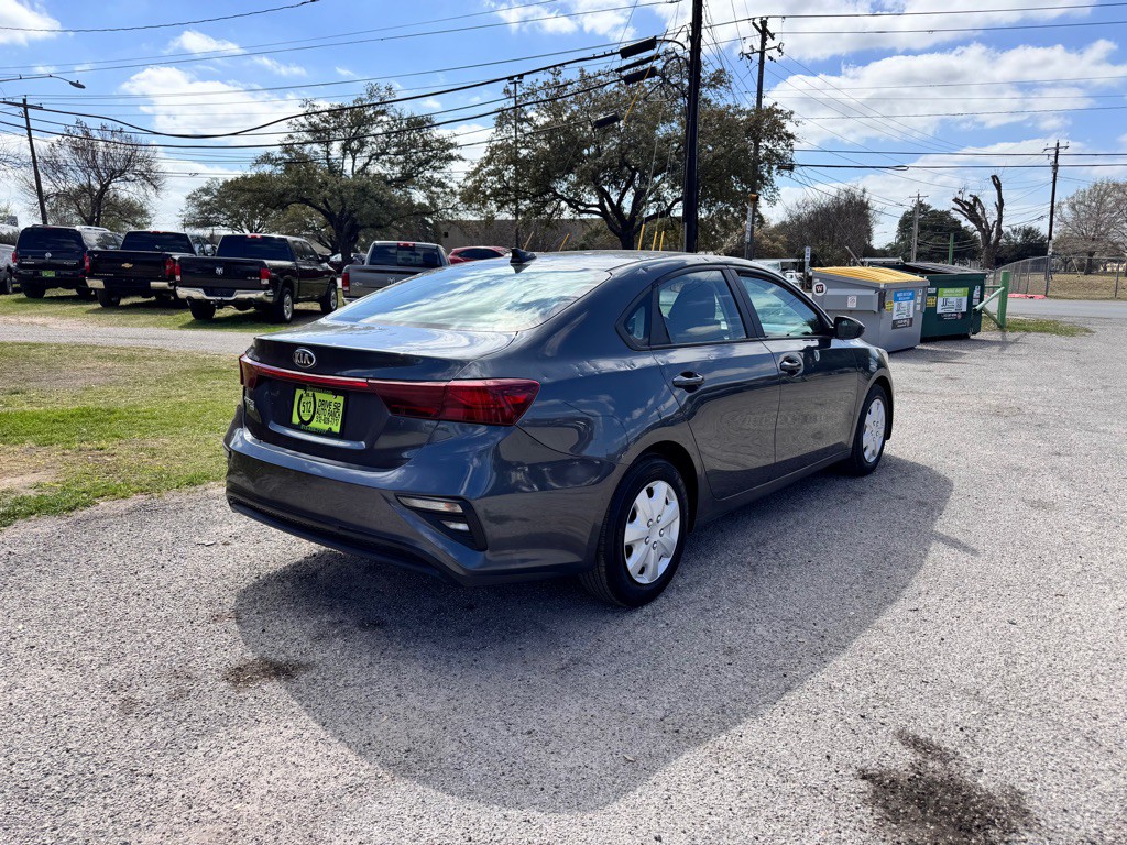 2021 Kia Forte Image 4