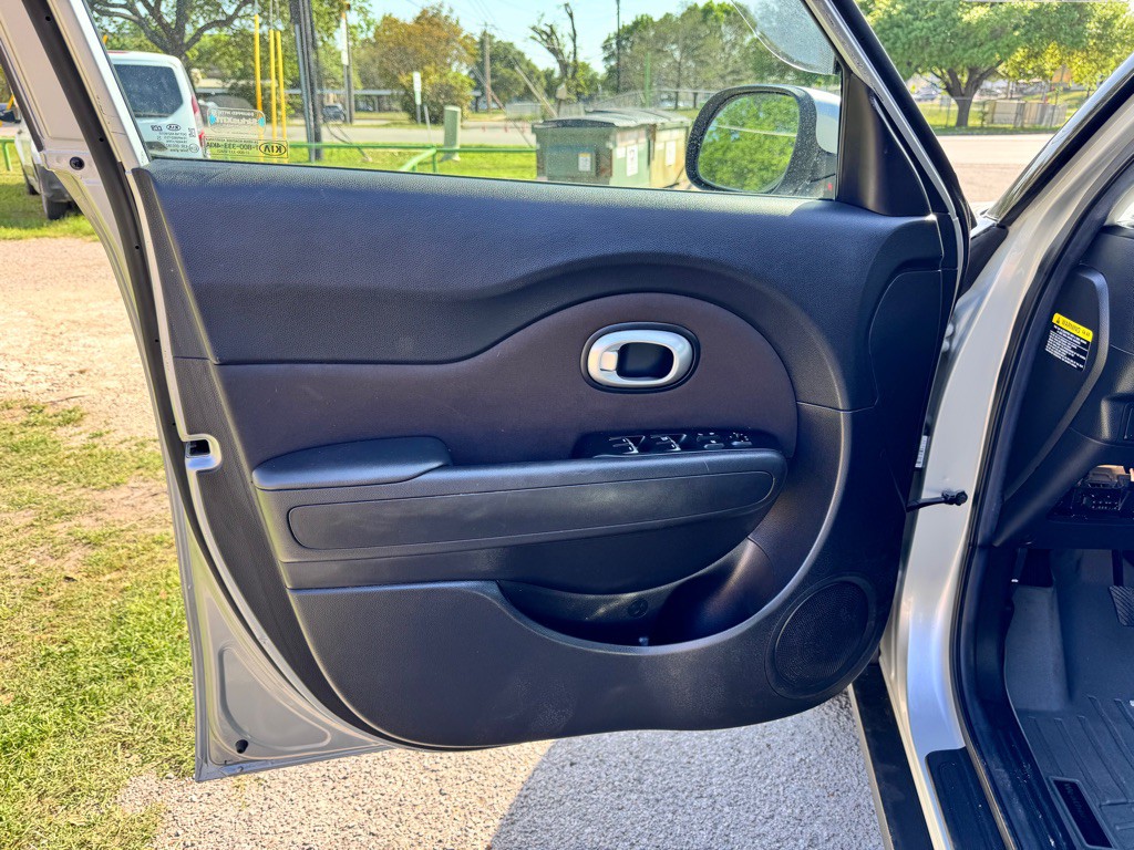 2017 Kia Soul Image 10