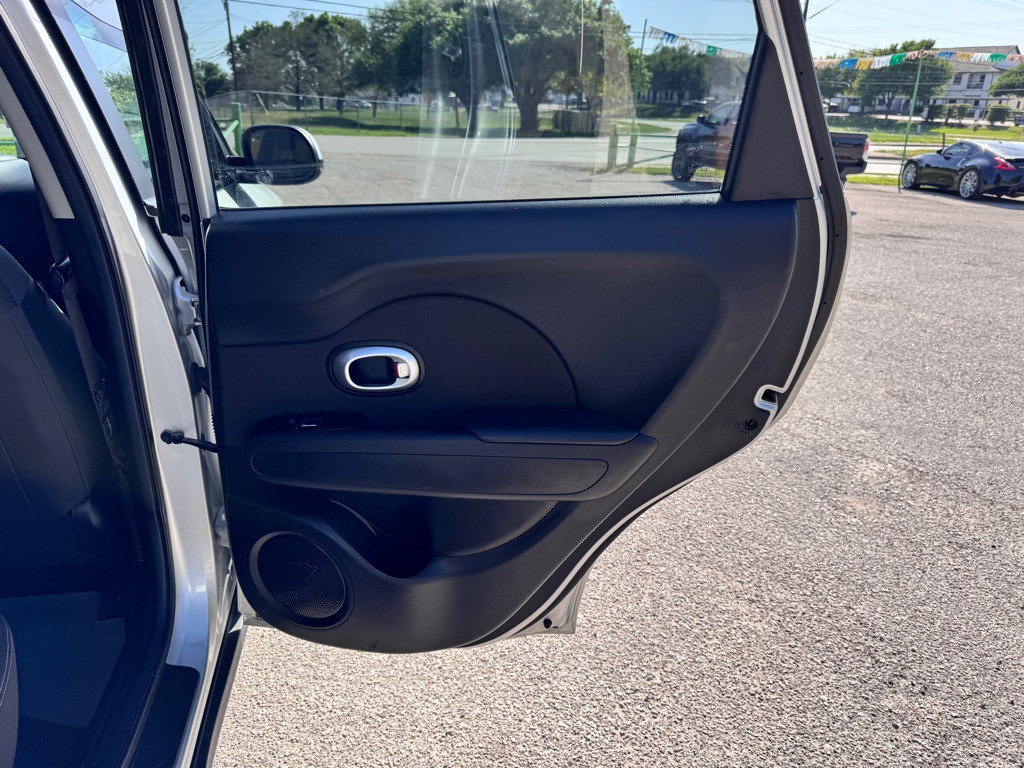 2017 Kia Soul Image 14
