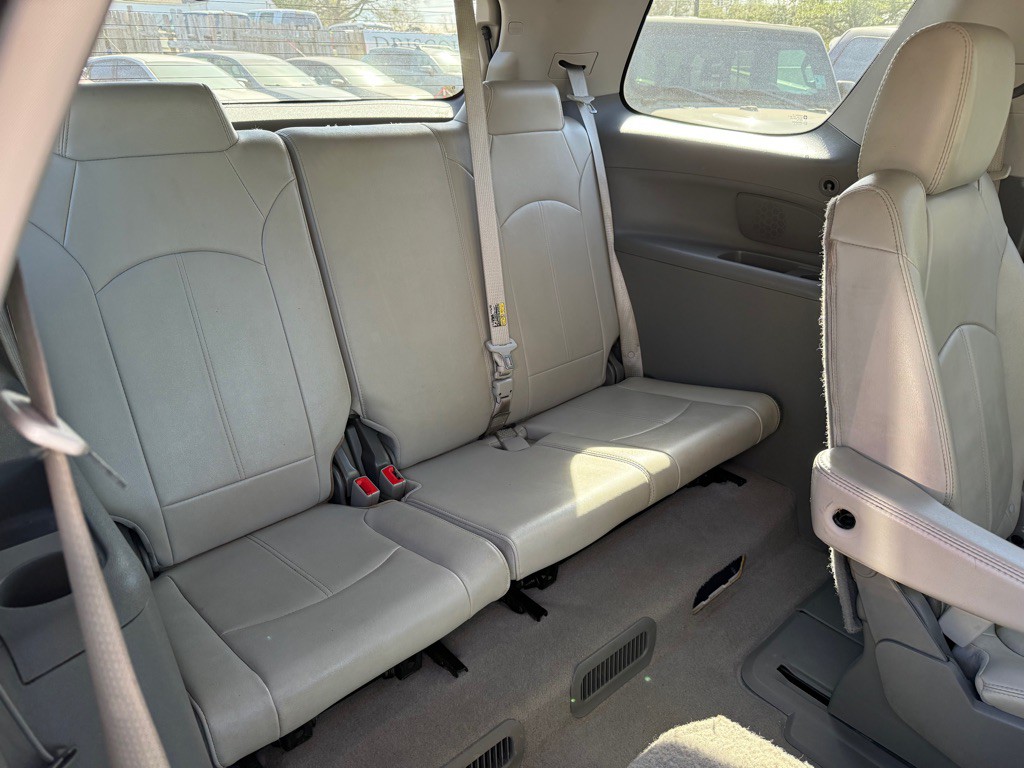 2017 GMC Acadia Image 12