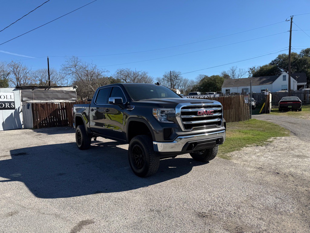 2020 GMC Sierra Image 2