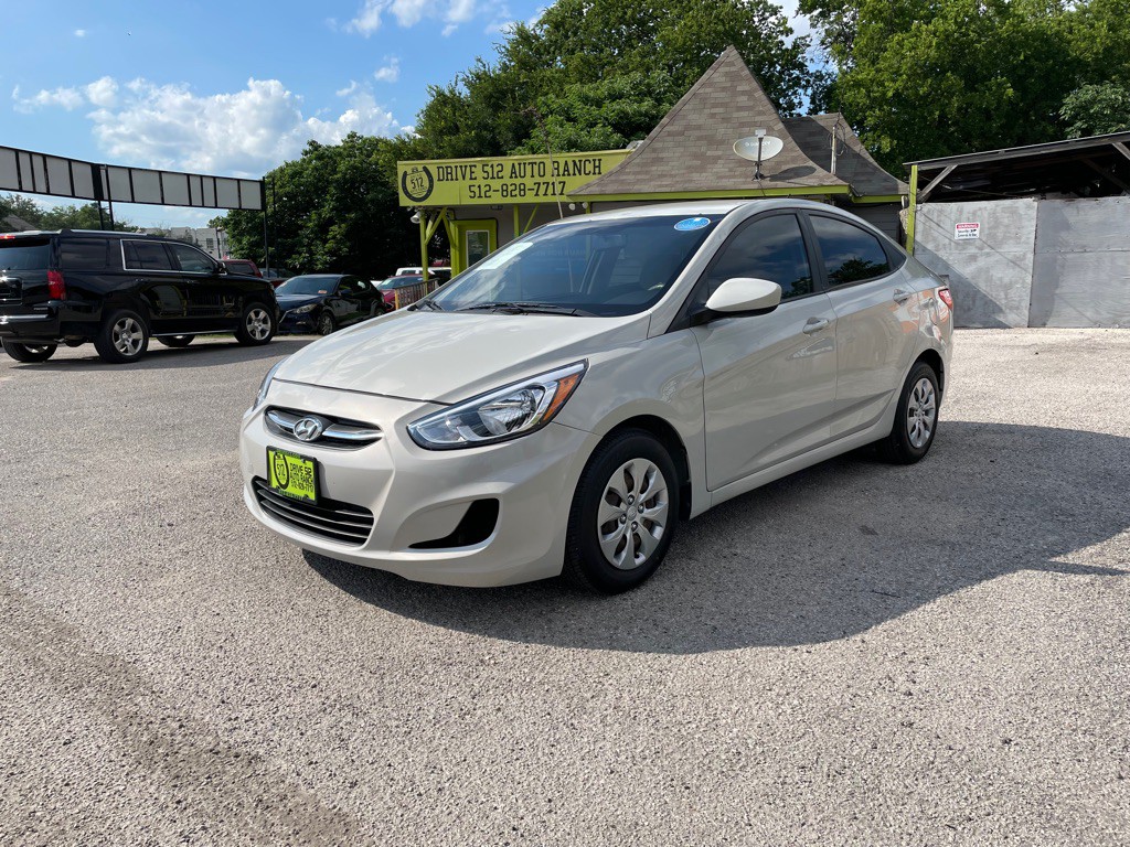 2016 Hyundai Accent Image 8