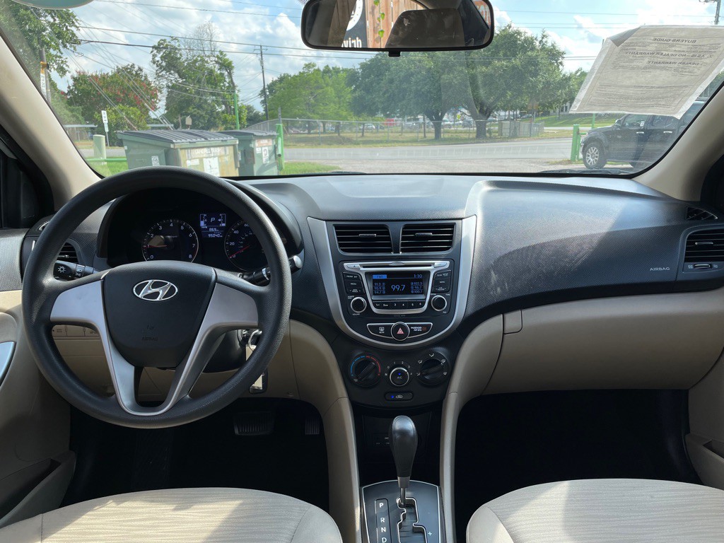 2016 Hyundai Accent Image 18