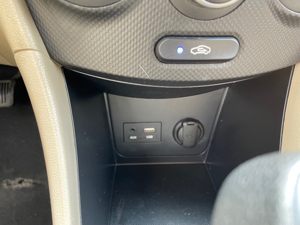 2016 Hyundai Accent Image 22