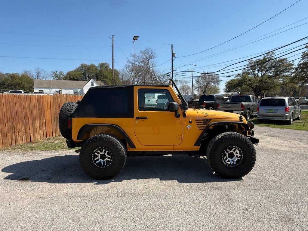 2012 Jeep Wrangler Image 2