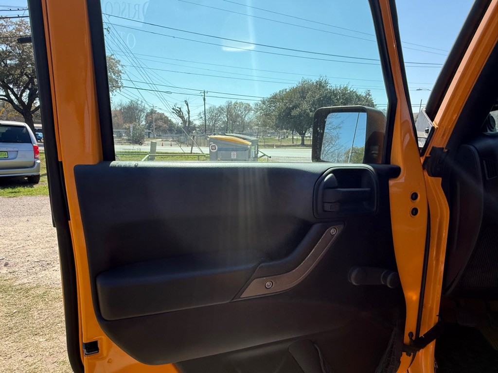 2012 Jeep Wrangler Image 10