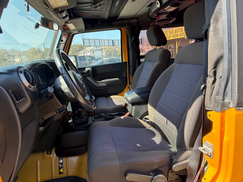 2012 Jeep Wrangler Image 11