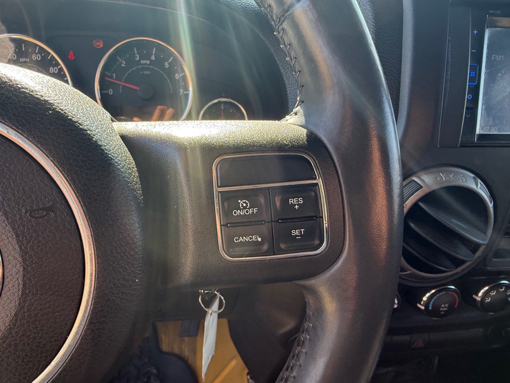 2012 Jeep Wrangler Image 12