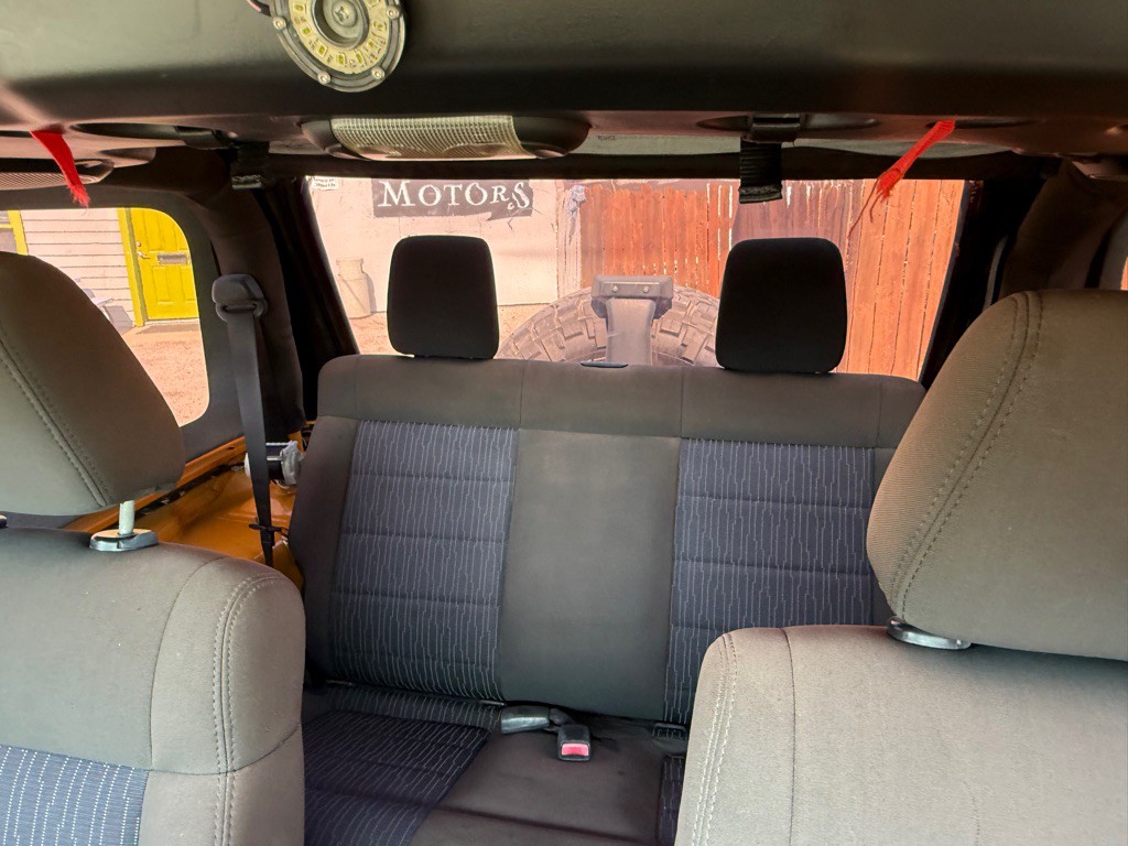 2012 Jeep Wrangler Image 17