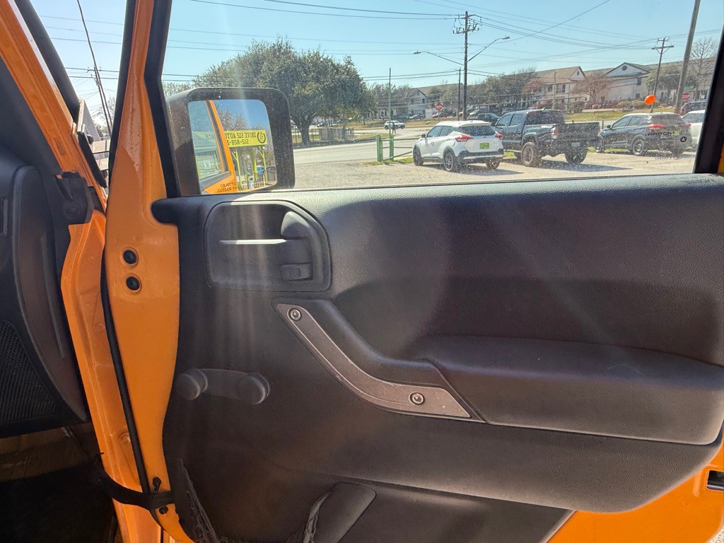 2012 Jeep Wrangler Image 19