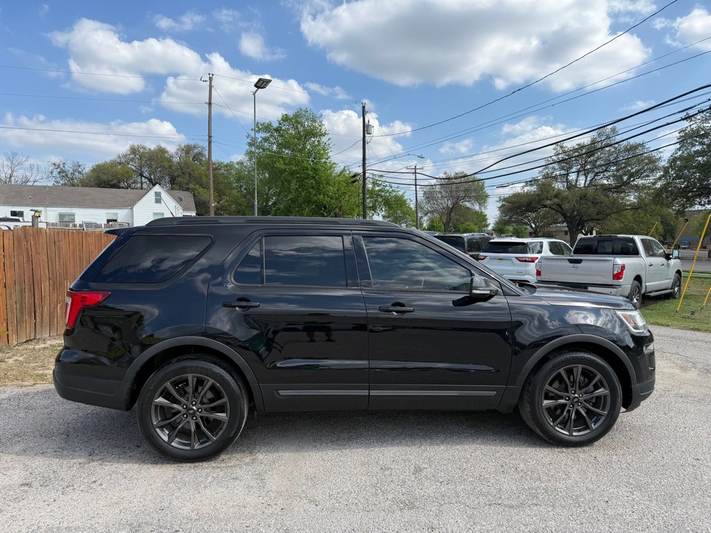 2019 Ford Explorer Image 2