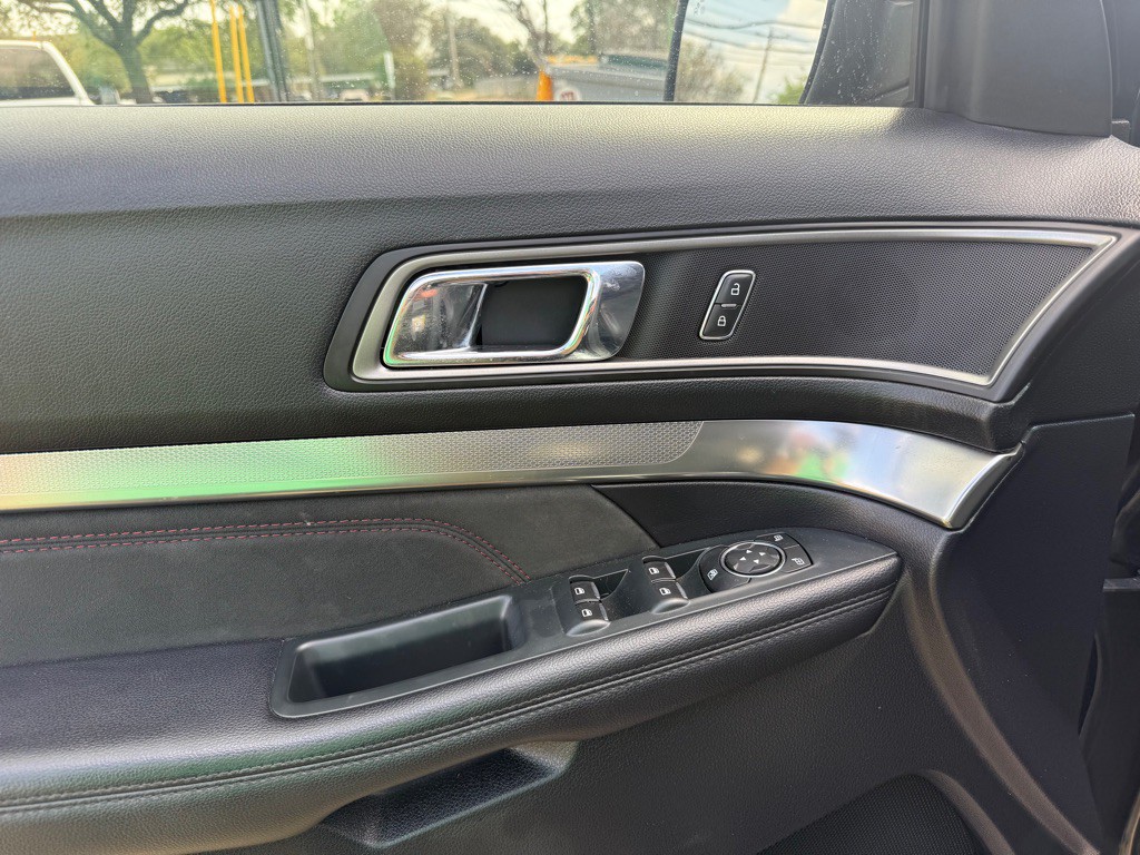 2019 Ford Explorer Image 9
