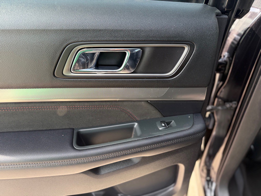 2019 Ford Explorer Image 16