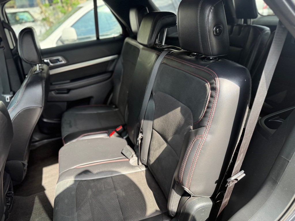 2019 Ford Explorer Image 17