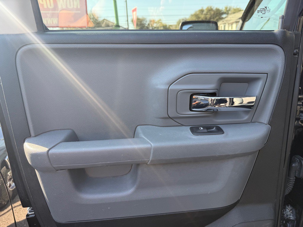 2016 RAM 1500 Image 11