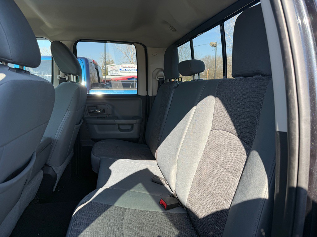 2016 RAM 1500 Image 12