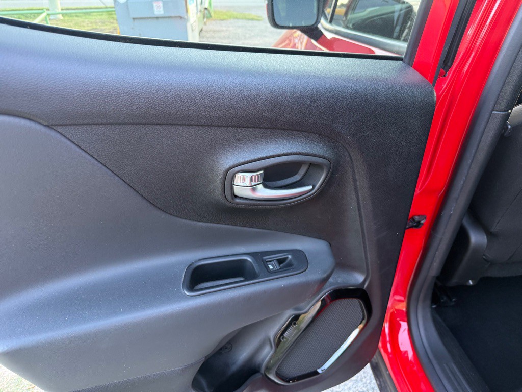 2018 Jeep Renegade Image 12