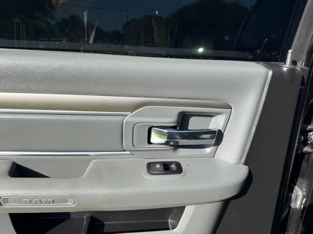2016 RAM 1500 Image 15
