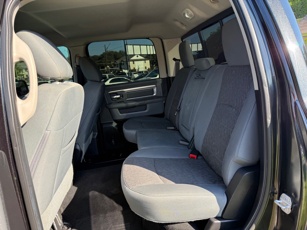 2016 RAM 1500 Image 16