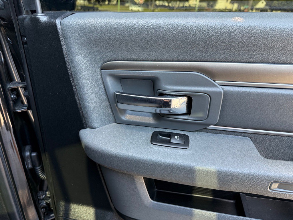 2016 RAM 1500 Image 18
