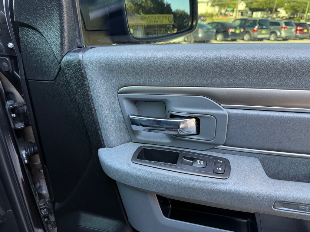 2016 RAM 1500 Image 19