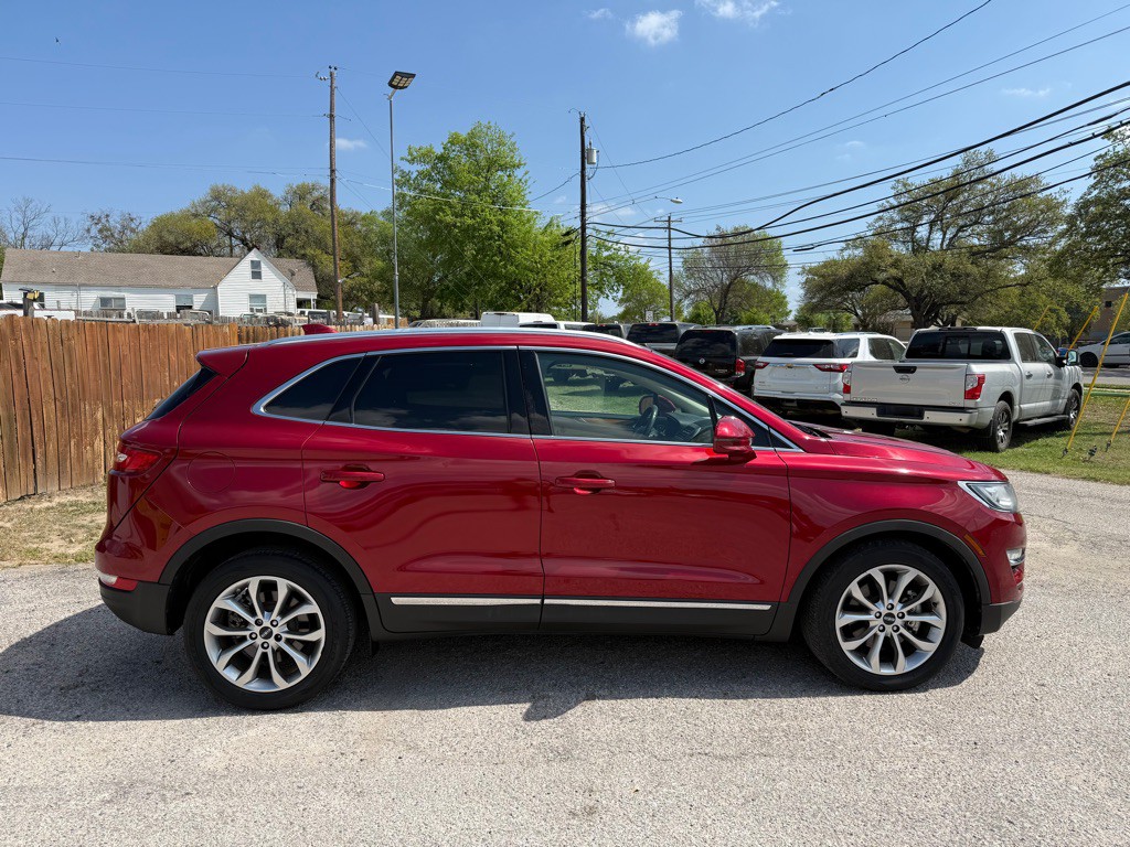2018 Lincoln MKC Image 2