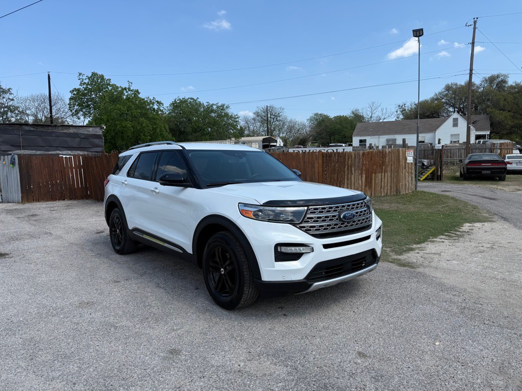 2021 Ford Explorer Image 1
