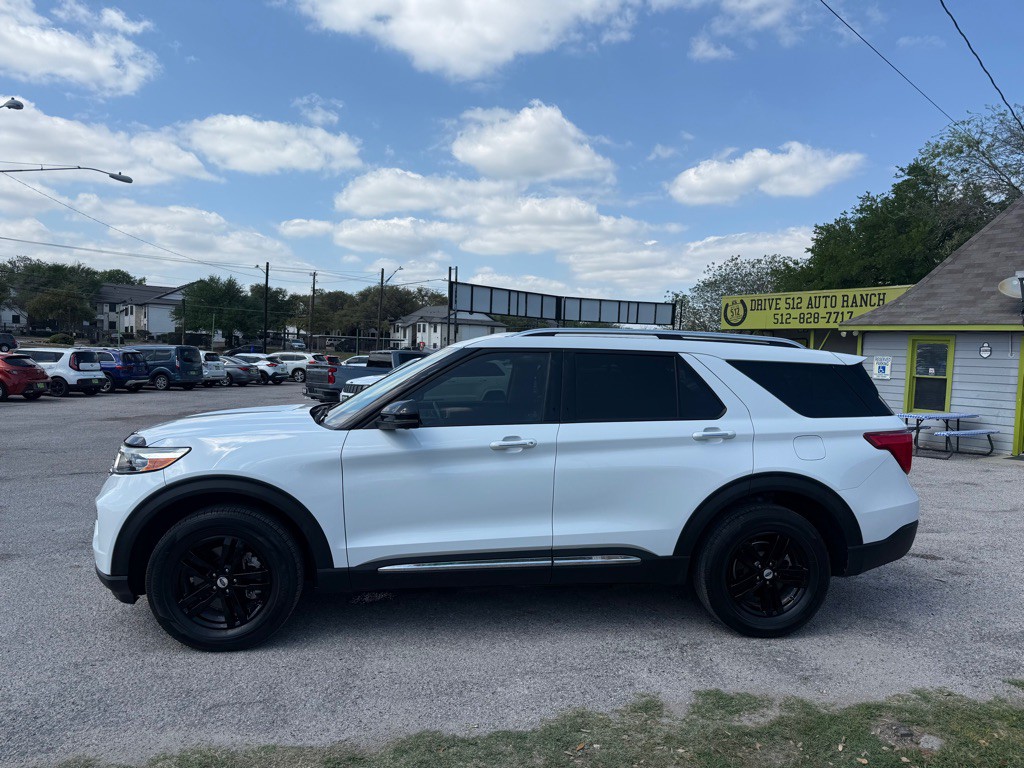 2021 Ford Explorer Image 3