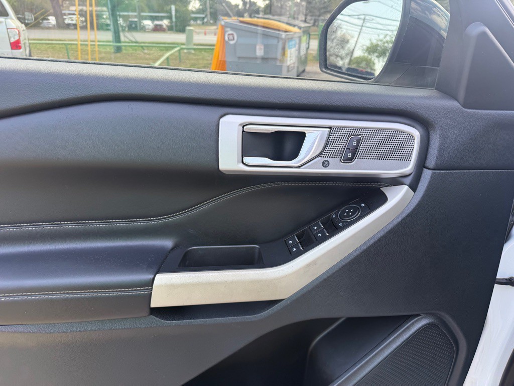 2021 Ford Explorer Image 9