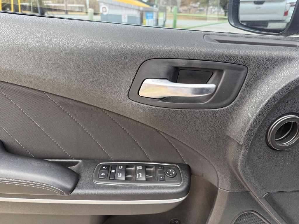 2021 Dodge Charger Image 9